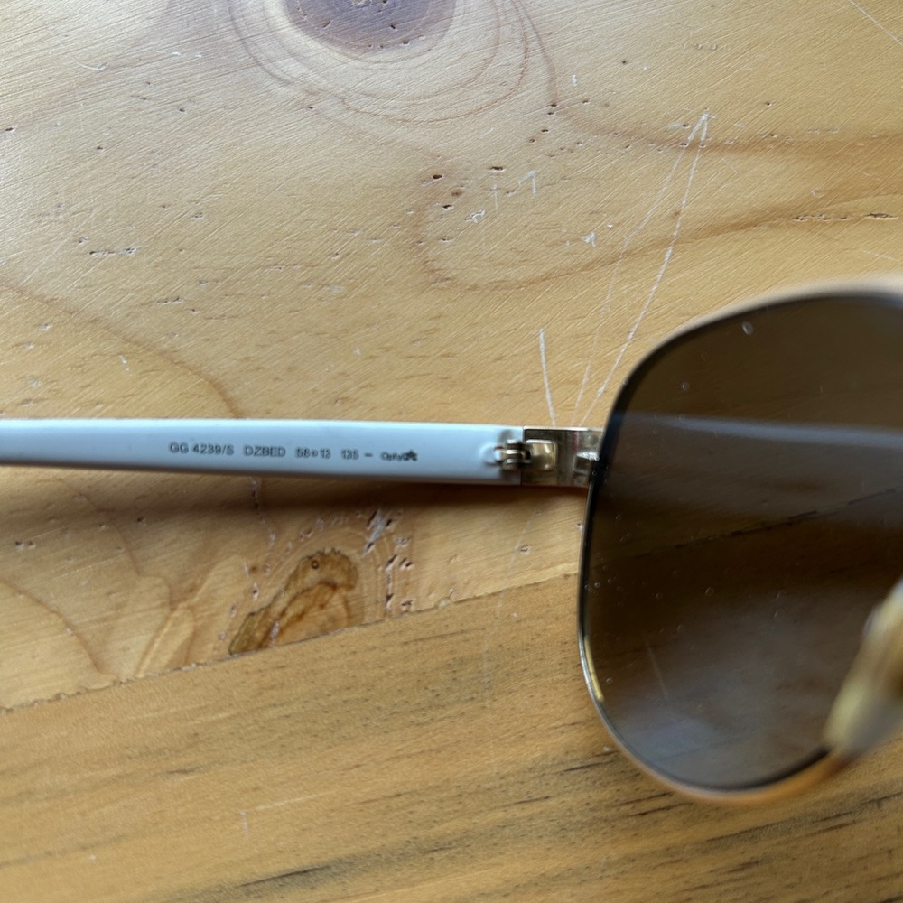 Gucci Gold and Pearl Aviator Sunglasses with Patterned Arms - Picture 7 of 7